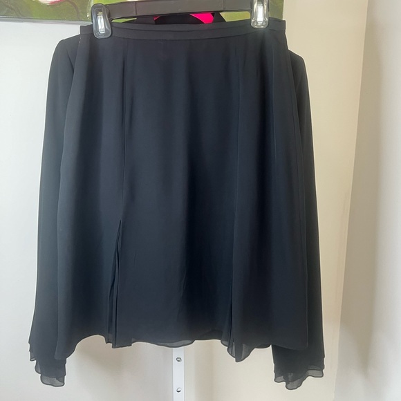 Tahari Black Jacket with Chiffon & Skirt Set Size 6 - Picture 3 of 16